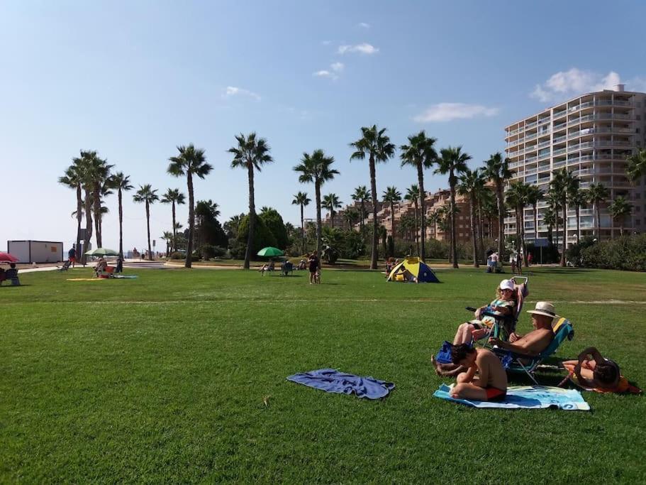 Primera Linea De Playa, Pies En La Arena, Marina D'Or Magic Word El Borseral Esterno foto