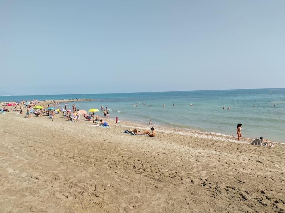 Primera Linea De Playa, Pies En La Arena, Marina D'Or Magic Word El Borseral Esterno foto