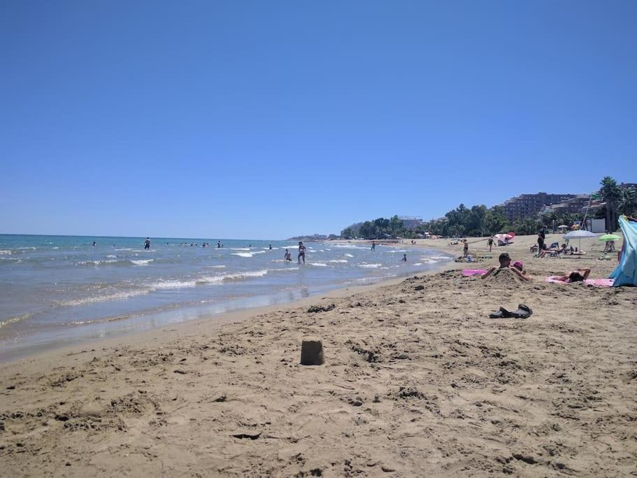 Primera Linea De Playa, Pies En La Arena, Marina D'Or Magic Word El Borseral Esterno foto